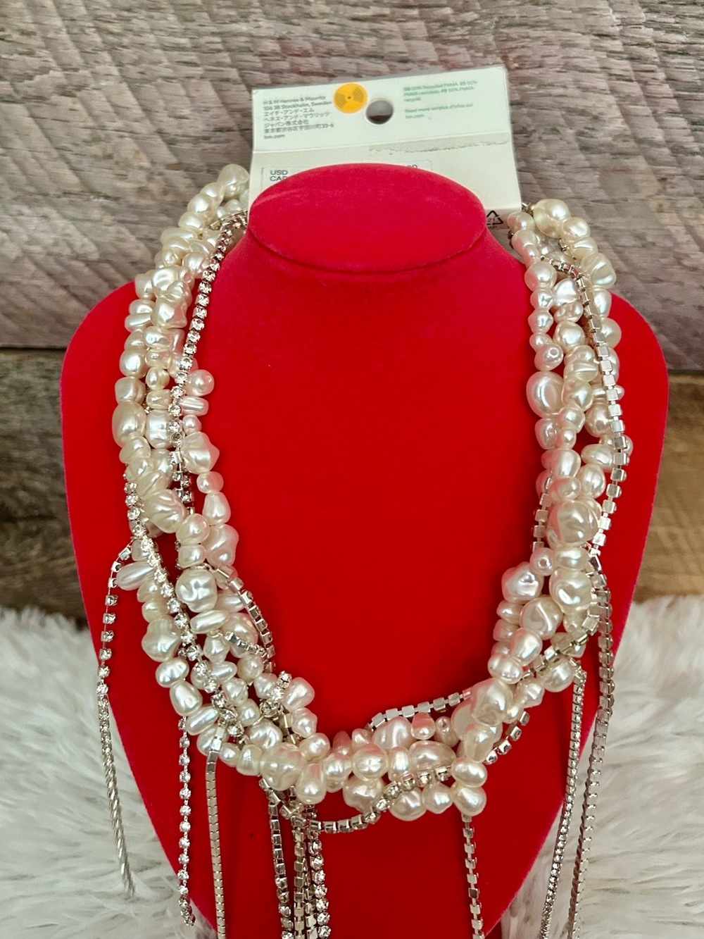 ☀️NWT- Statement Necklace with Faux Pearls & Rhinestone Tassles - Picture 3 of 6